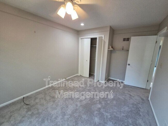 Building Photo - 13325 W 104th St
