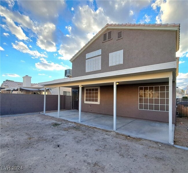 Building Photo - 1708 Klamath Falls Way