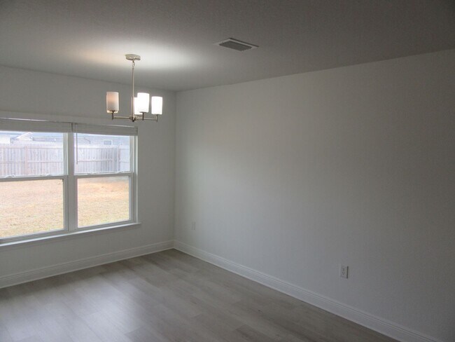 Building Photo - 3836 Redbud Wy