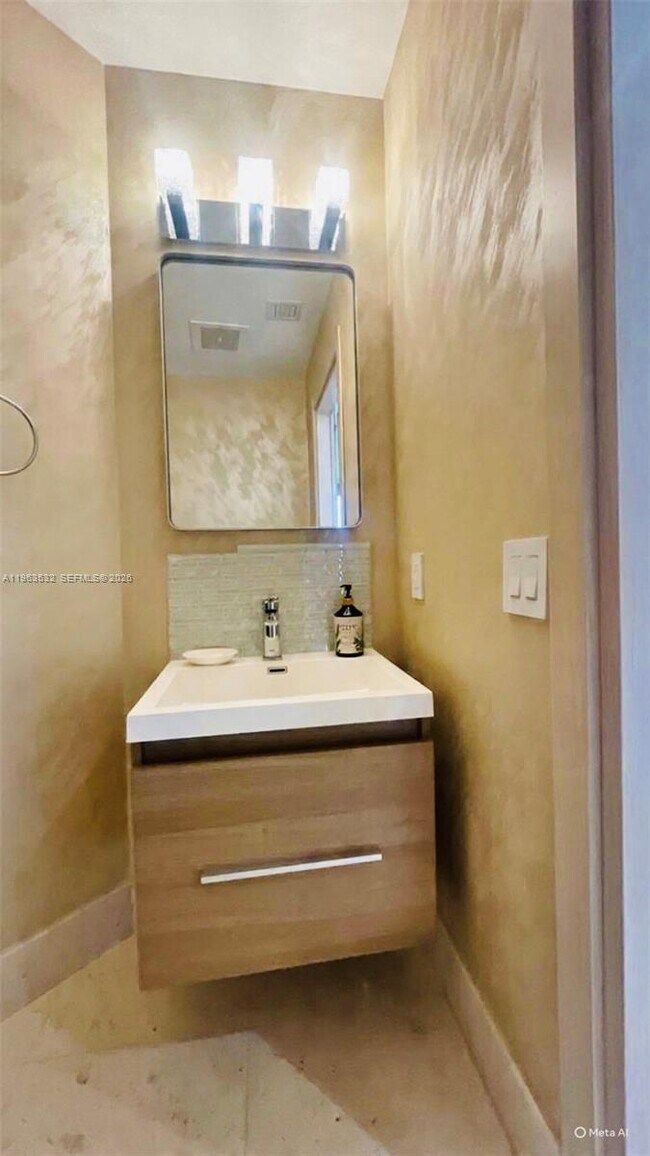 Building Photo - 1945 S Ocean Dr