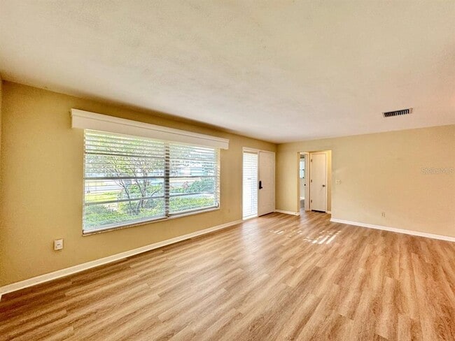 Building Photo - 2060 Attache Ct