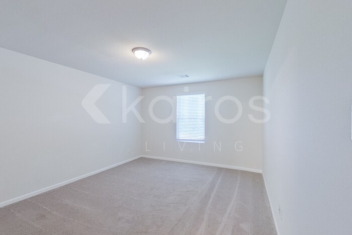 Building Photo - 223 Big Oak