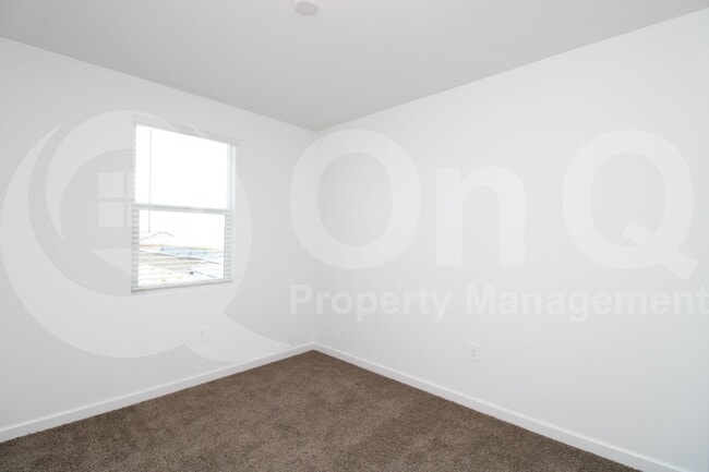 Building Photo - 2079 W Sable Ave