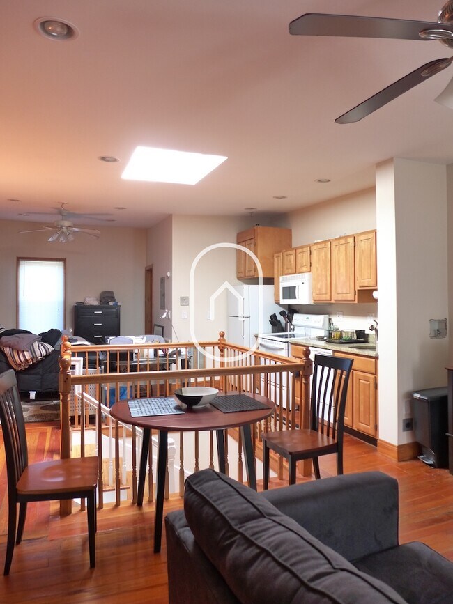 Building Photo - 49 Delle Ave