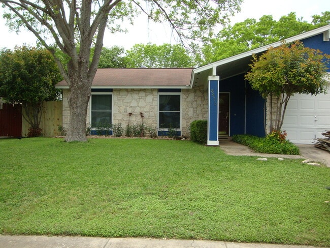 Building Photo - Pipers Meadow