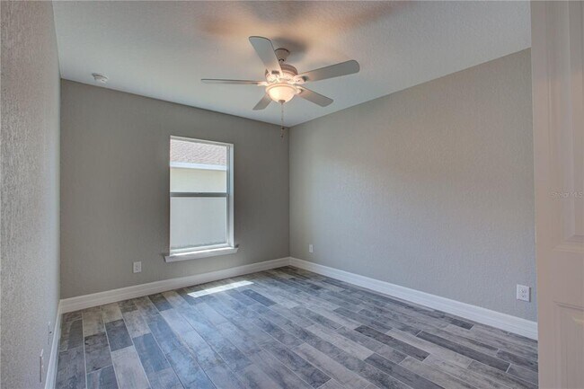Building Photo - 129 Glades Dr