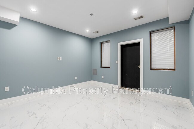 Building Photo - 1553 9th St NW