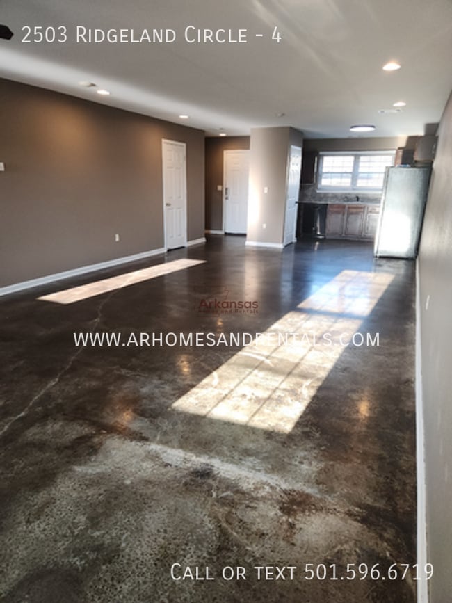 Building Photo - 2503 Ridgeland Cir