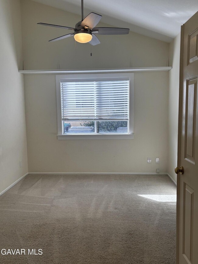 Building Photo - 3021 Mariposa Ave