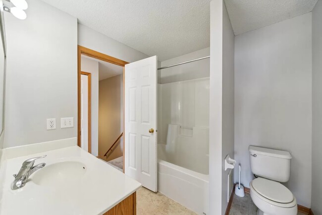 Master Bathroom - 7348 Timber Crest Dr S