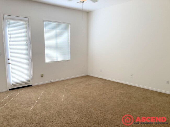 Building Photo - Amazing Home Located in Gated Community!