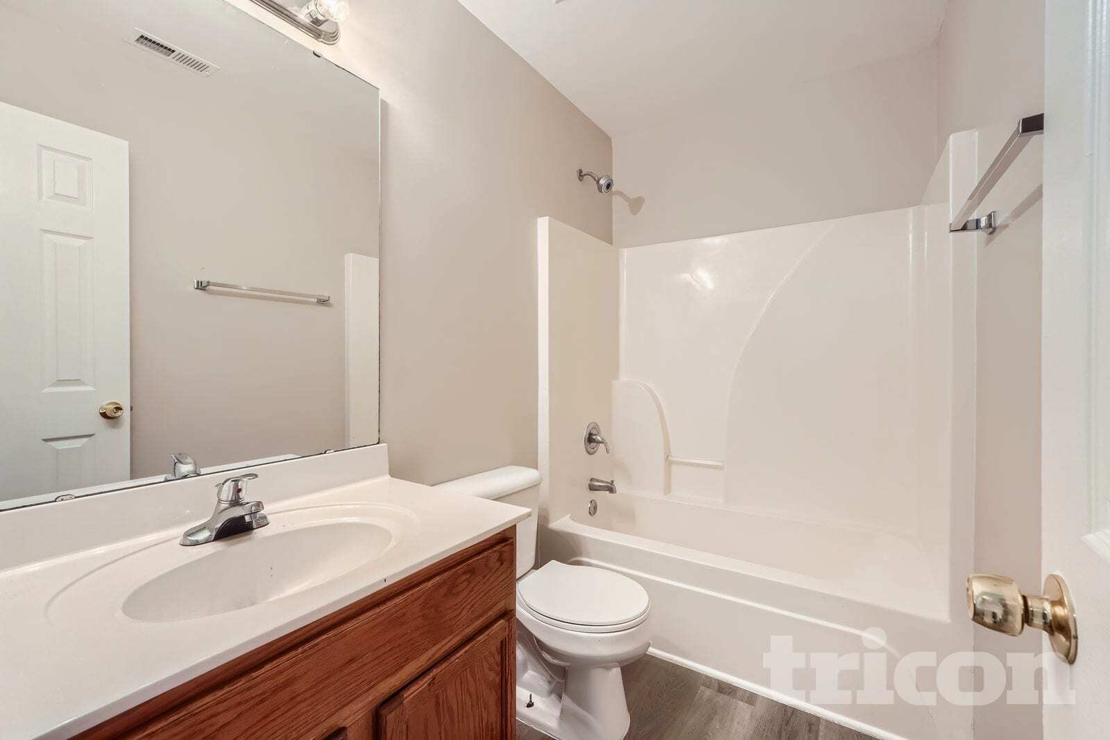 Building Photo - 5819 Twin Brook Dr