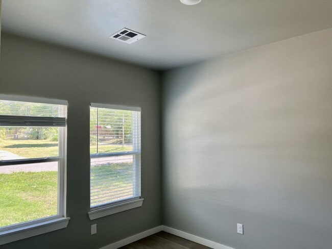 Building Photo - Brand new two bedroom home in Shawnee.