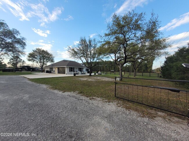 Building Photo - 906 County Rd 217