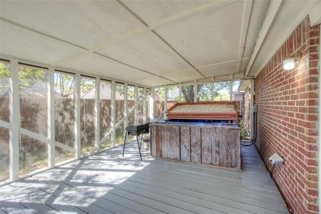 Building Photo - 616 Mustang Ct