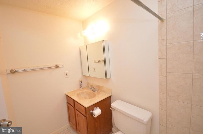 Building Photo - 7011 Vantage Dr