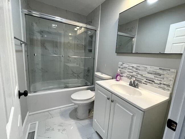 Building Photo - 271 Beacon St