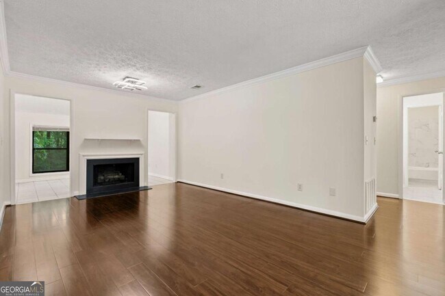 Building Photo - 5137 Roswell Rd NE