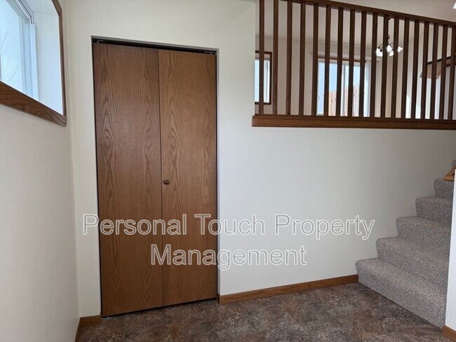 Building Photo - 2580 5th St W