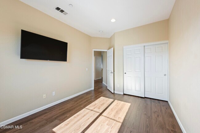 Building Photo - 84 Via Katrina