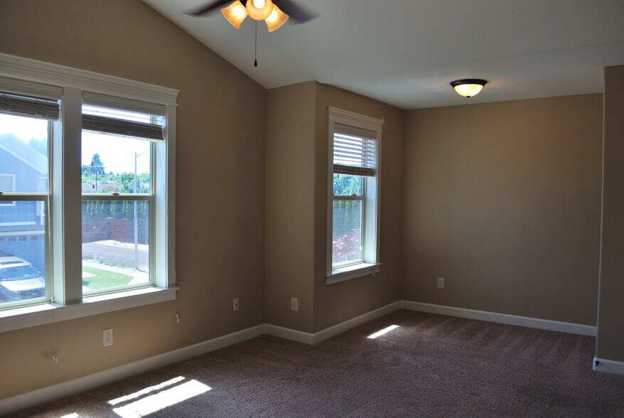 Building Photo - 9706 NE 75th Way