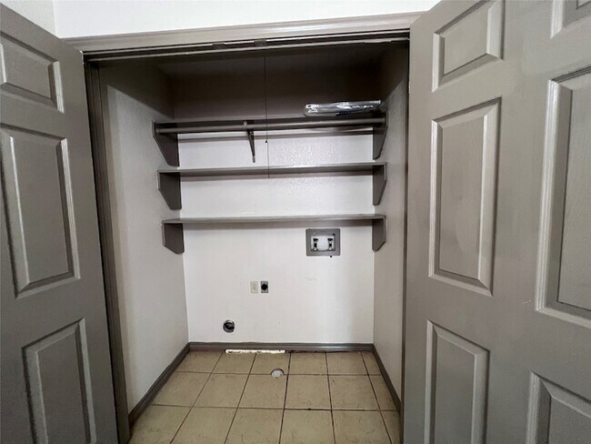 Building Photo - 11913 Metmora Ct