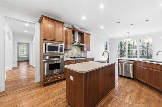 Building Photo - 125 River N Cir