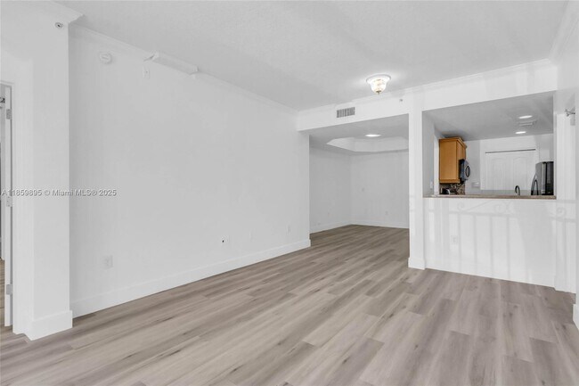 Building Photo - 6670 NW 114th Ave