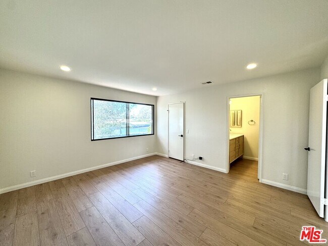 Building Photo - 7756 Sailboat Cir