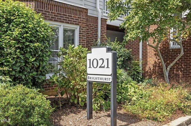Building Photo - 1021 Brighthurst Dr