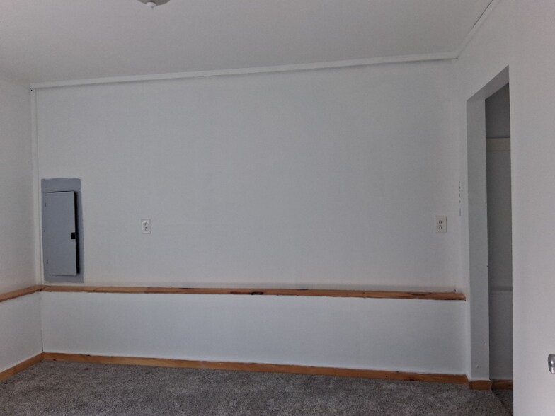 Building Photo - 17 Dickey Ln