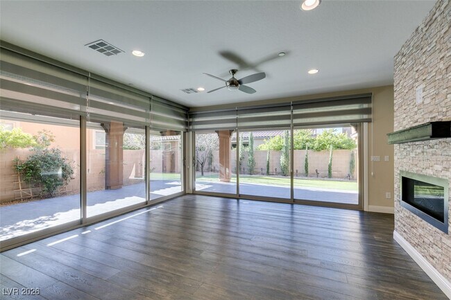 Building Photo - 2497 Birch Hollow St