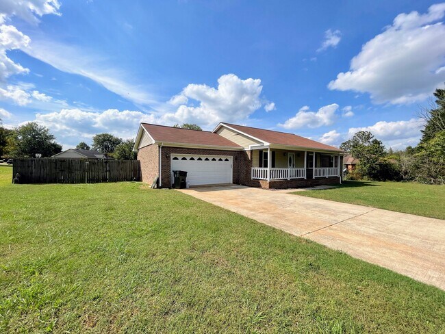 Building Photo - 112 Hazelwood Dr