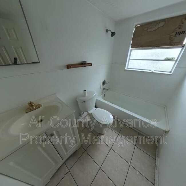 Building Photo - 4909 E Temple Heights Rd