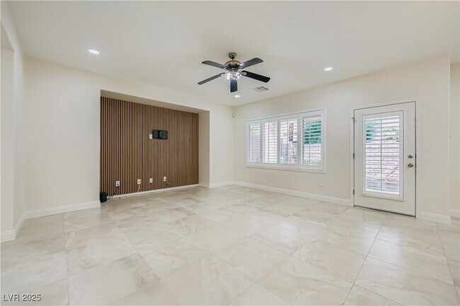 Building Photo - 840 S Paseo Rocoso Pl