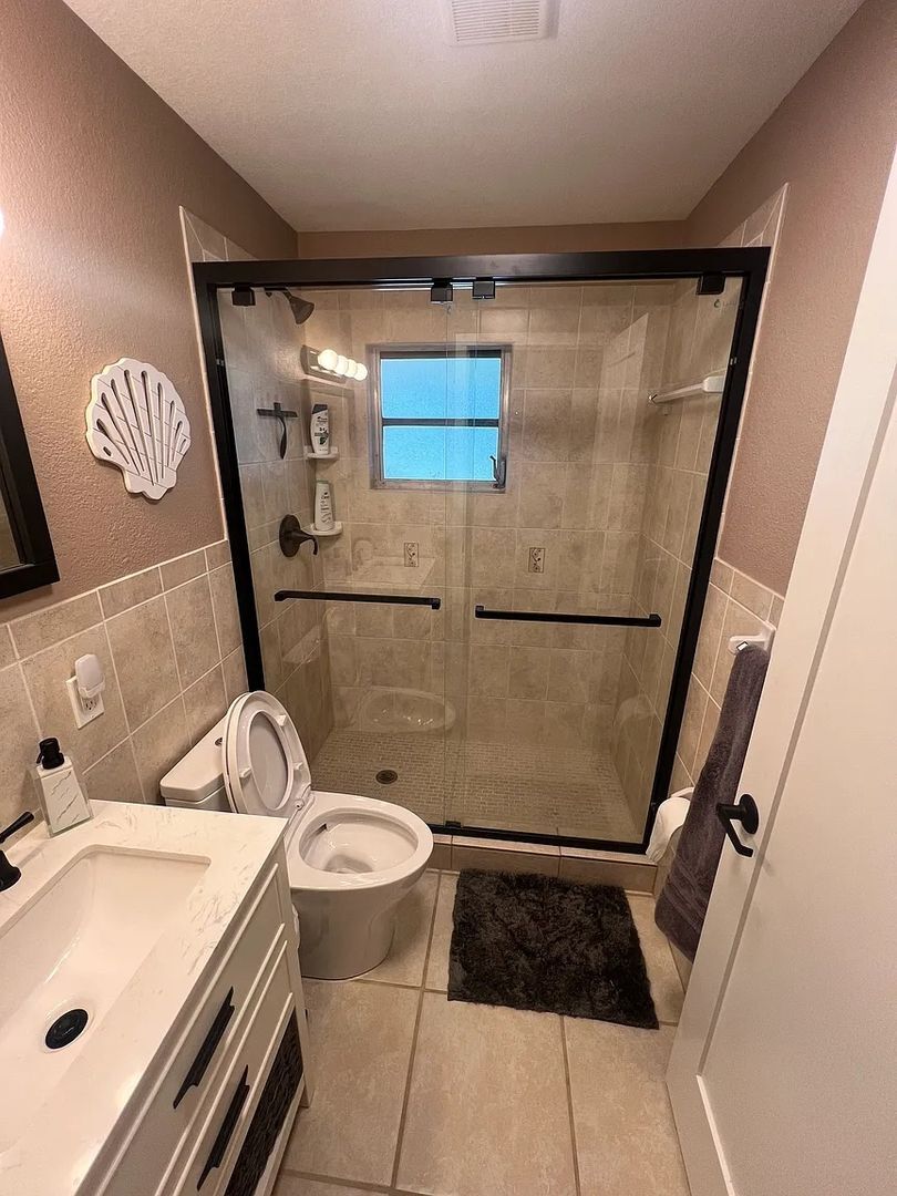 Building Photo - 10192 SW Riverview Cir