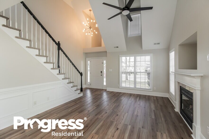 Building Photo - 1412 Williamsburg Ln