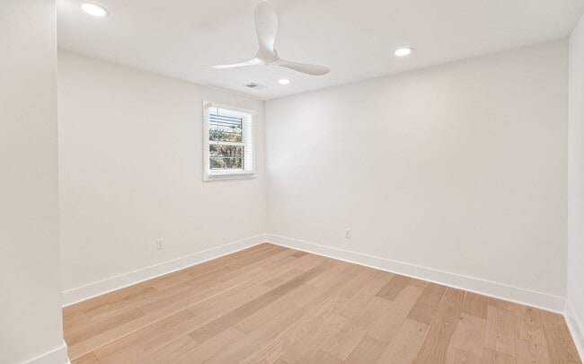 Building Photo - Downtown Beaufort Charmer