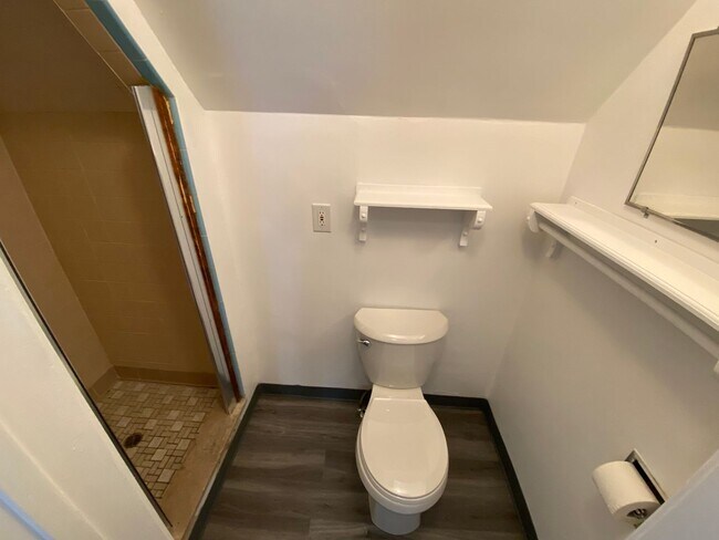 Building Photo - 130 S Bryant Ave