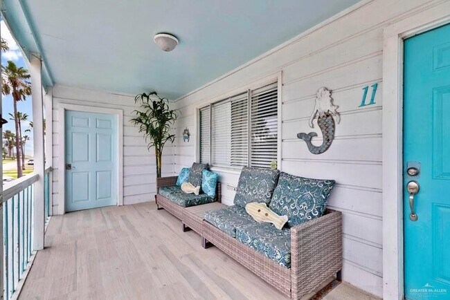 Building Photo - 19 W Gardenia St