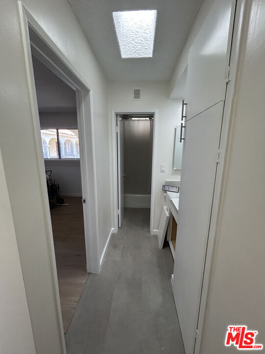 Building Photo - 1033 6th St