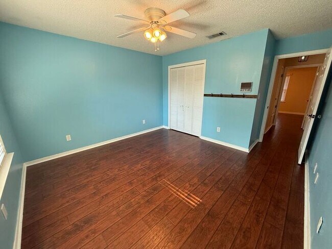 Building Photo - Pensacola - South Gulf Manor - 3 bedroom, 2 bathroom w/ pool