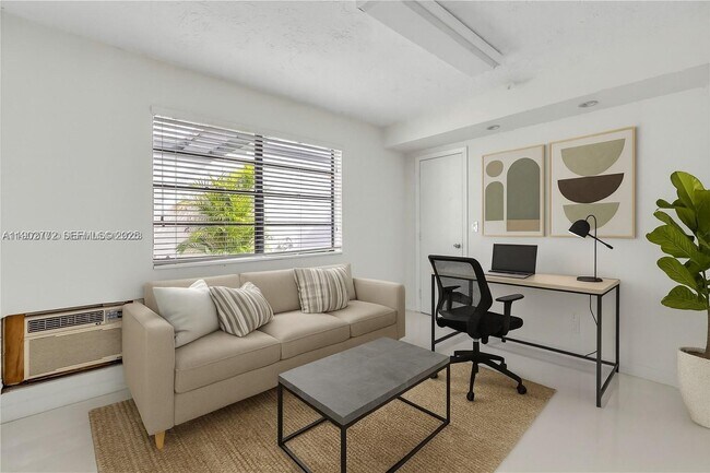 Building Photo - 295 Fern Dr