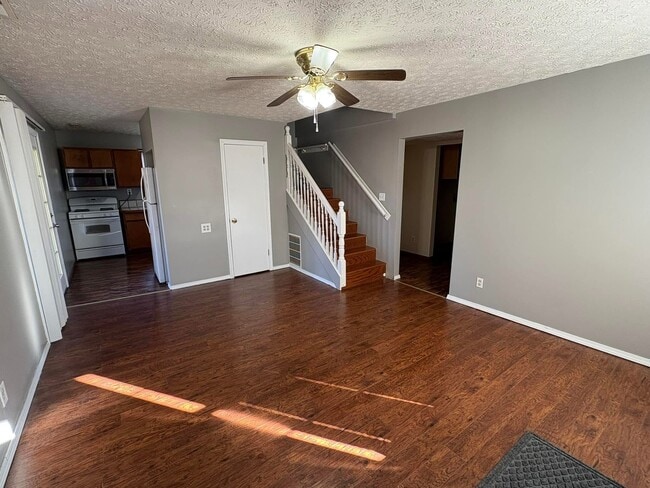 Building Photo - 506 John C Strange St