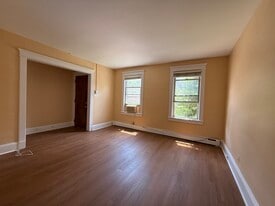 Building Photo - 311 Magnolia St