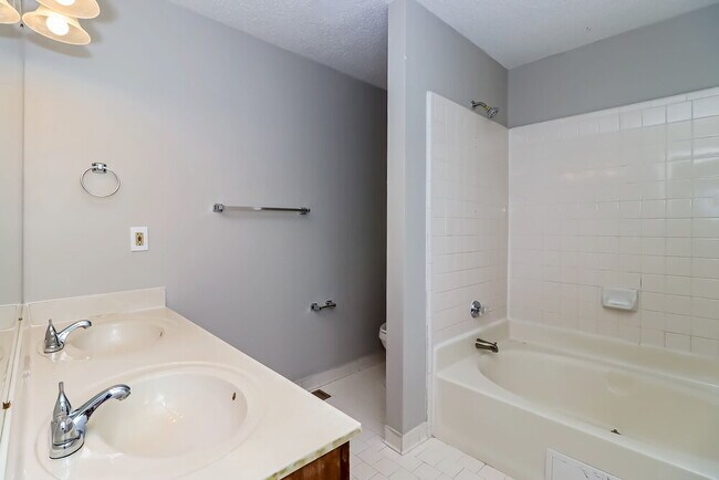 Building Photo - 12026 Lazy Willow Ln