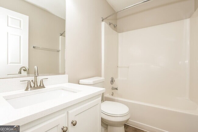 Building Photo - 5952 Tate Dr