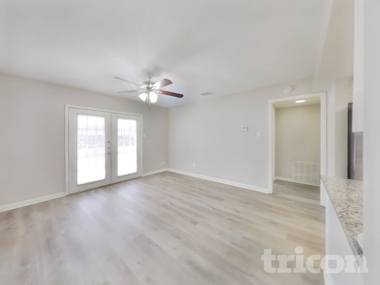 Building Photo - 9007 Gauguin Dr