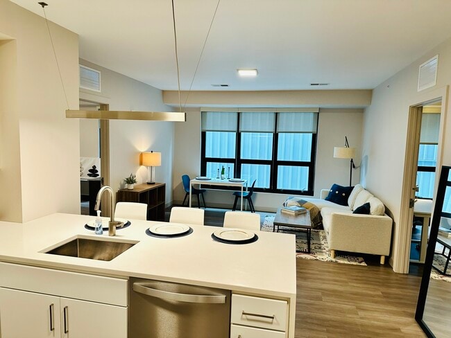 Building Photo - Harolds Square