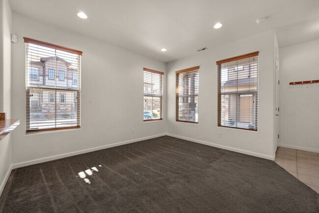Building Photo - Beautiful 2 bdrm end unit with attach 2 car garage